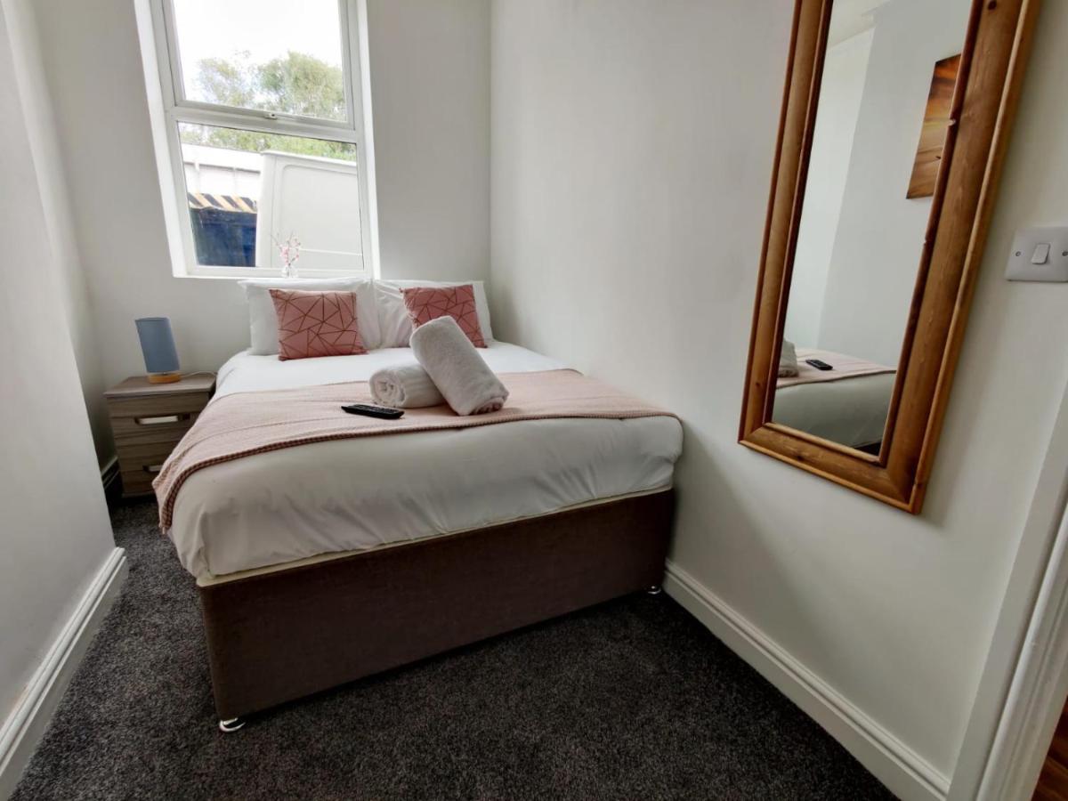 Copper House Aparthotel Swansea Bagian luar foto